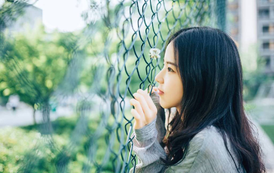 他发愿说：从今以后，咱们只有死别，不再生离。